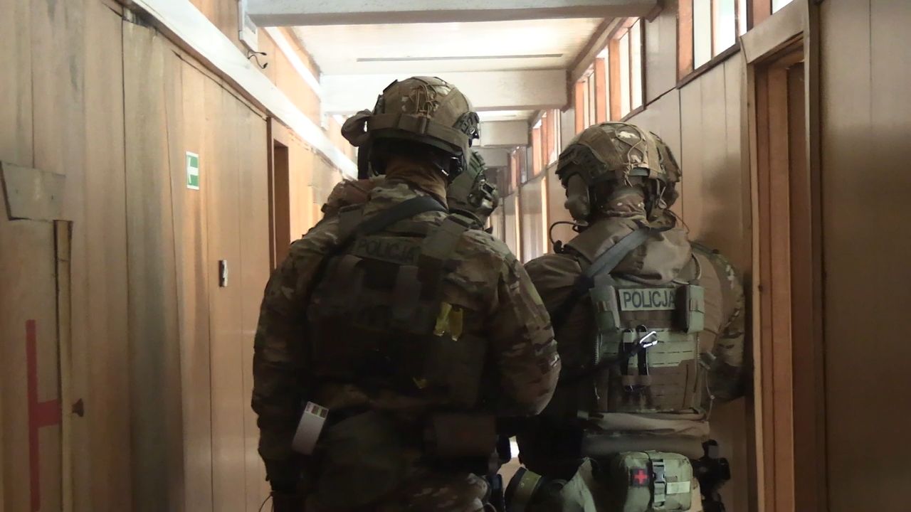 Kontrterroryści, policja, oddział specjalny