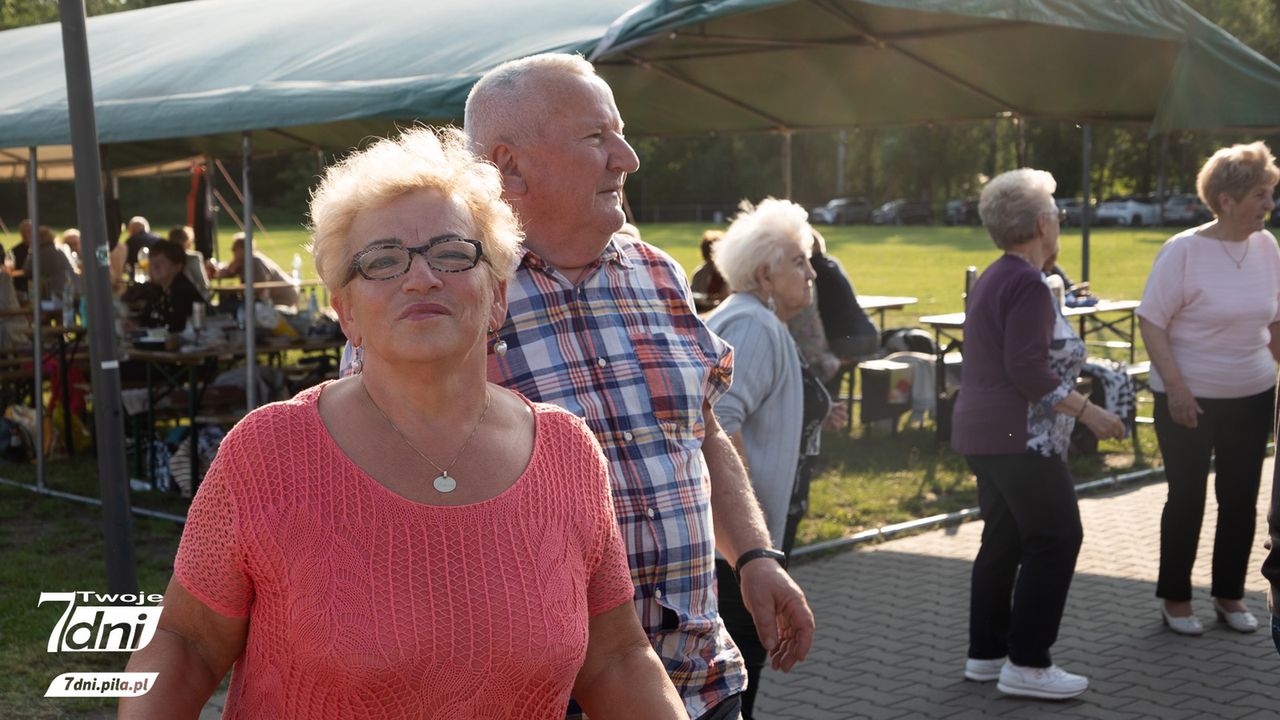 Seniorzy, Piła, Stadion Powiatowy w Pile, zabawa