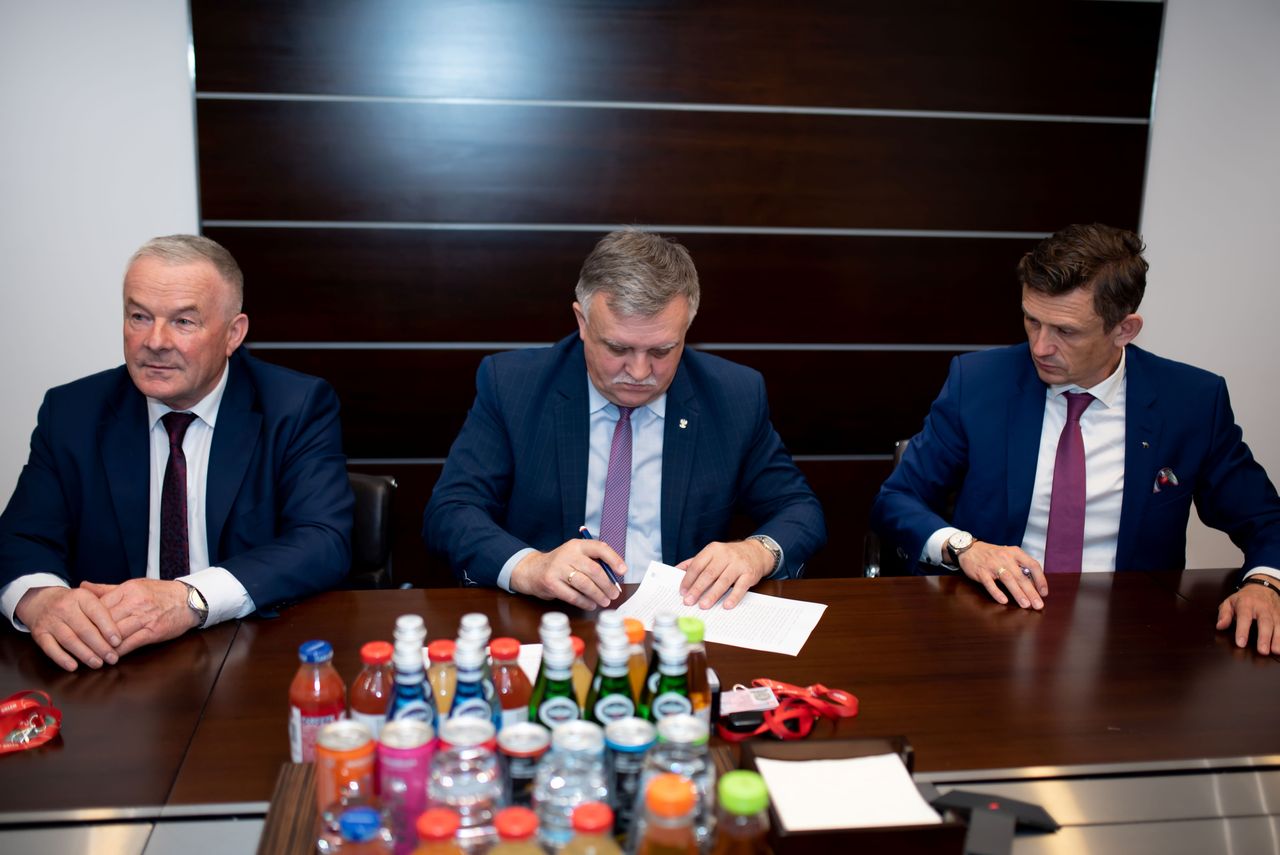 Orlen przeznaczy ponad 140 mln zł na drogi powiatowe i gminne