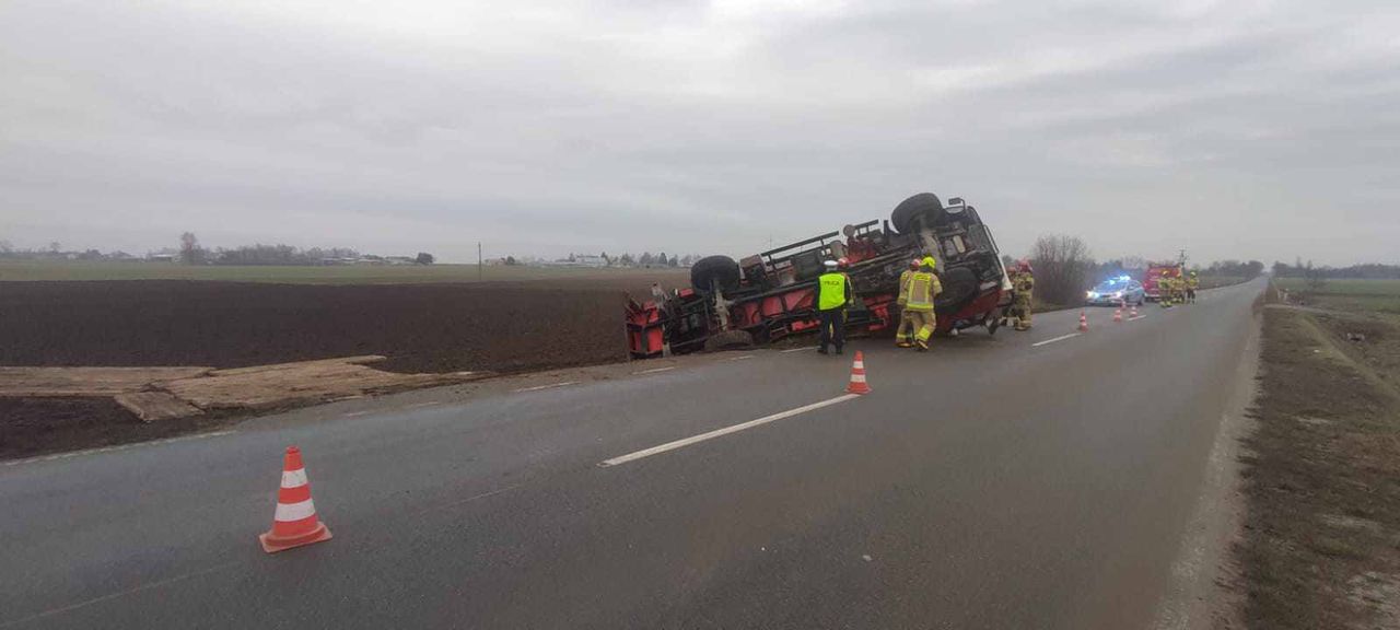 Pod dźwigiem zapadła się ziemia