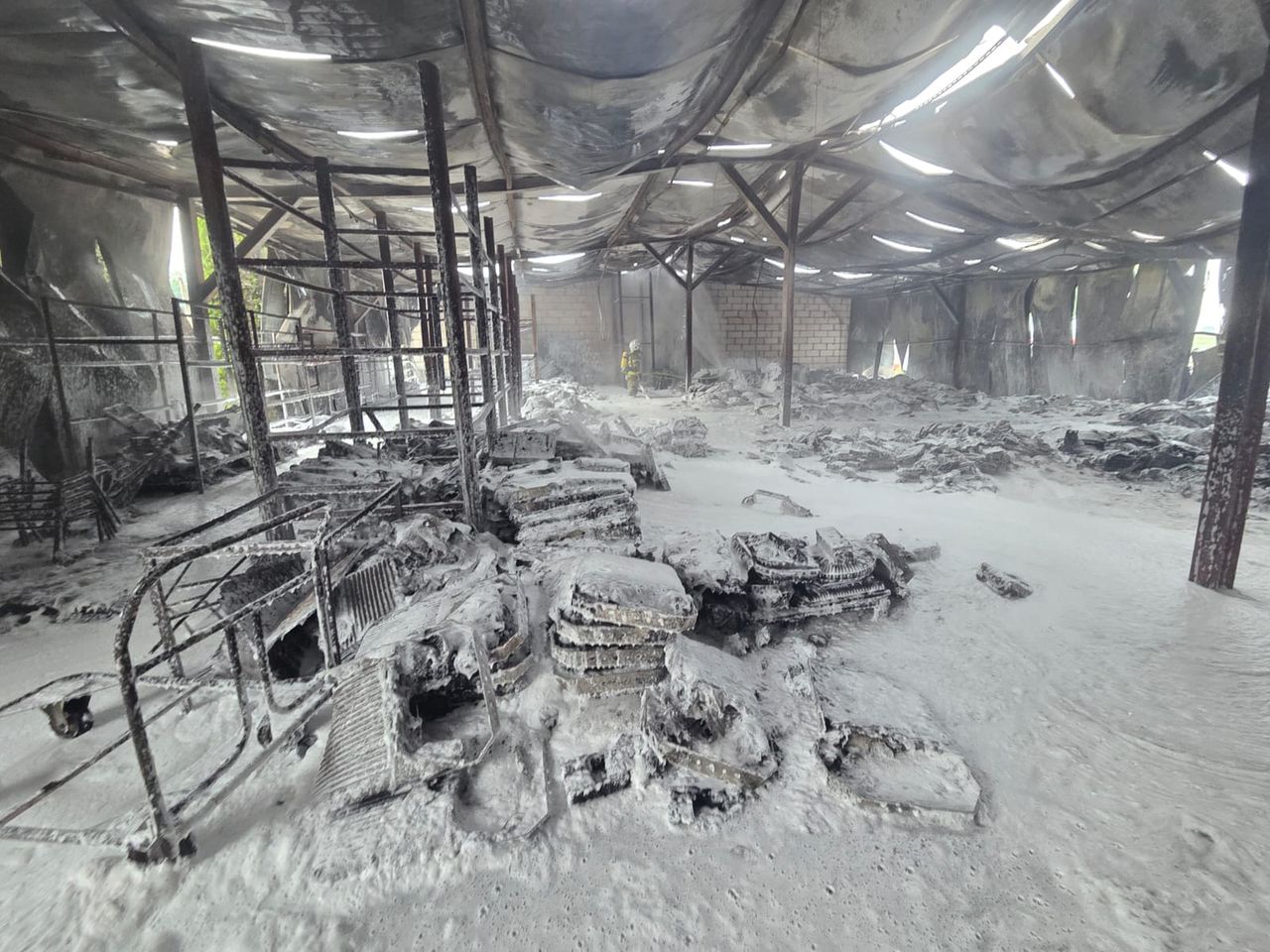 Pożar hali magazynowej