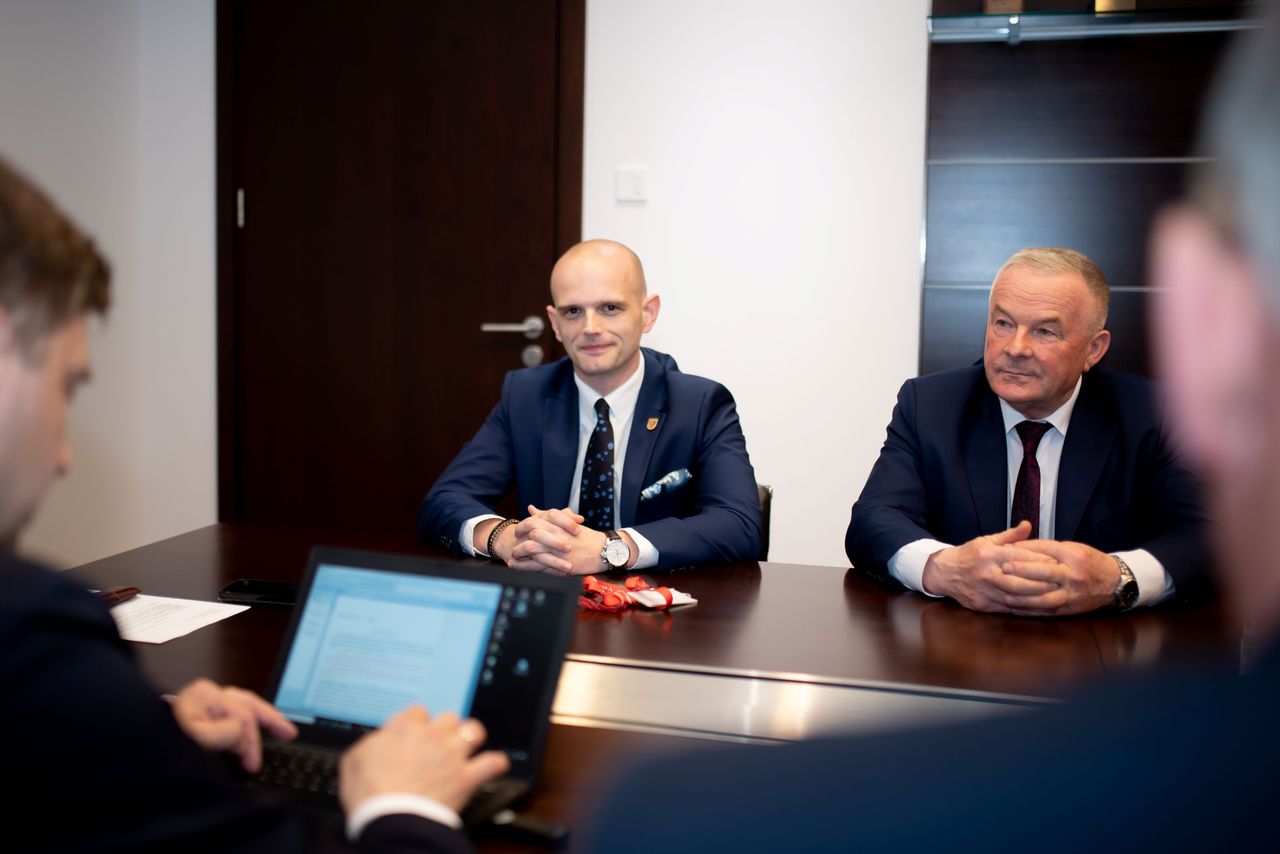 Orlen przeznaczy ponad 140 mln zł na drogi powiatowe i gminne