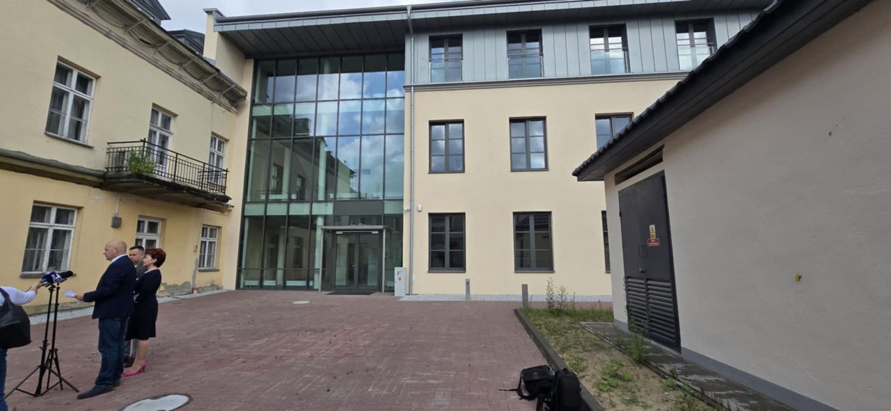 Prawe skrzydło Urzędu Stanu Cywilnego 