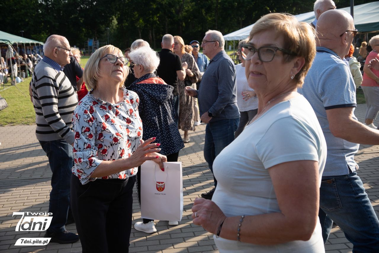 Seniorzy, Piła, Stadion Powiatowy w Pile, zabawa