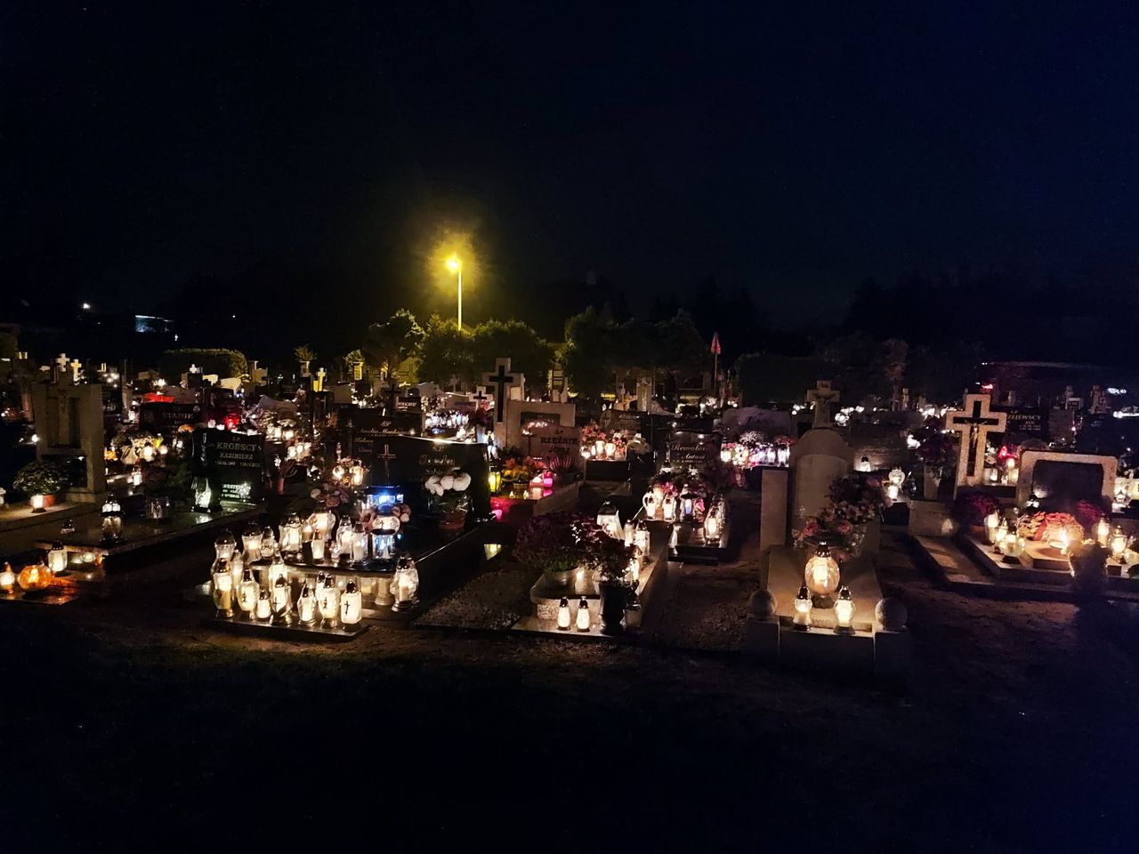 Cmentarz w Osieku nad Notecią, Wszystkich Świętych