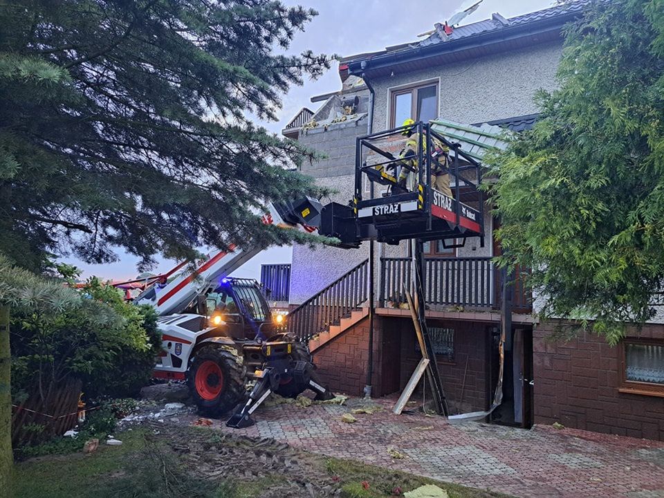 Zniszczenia po silnej burzy w Gąbinie