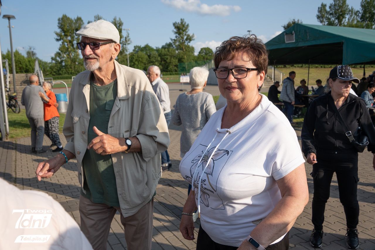 Seniorzy, Piła, Stadion Powiatowy w Pile, zabawa