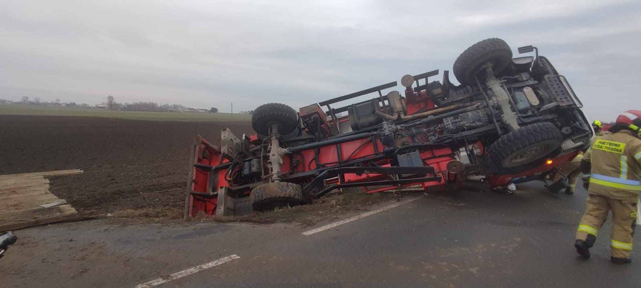 Pod dźwigiem zapadła się ziemia