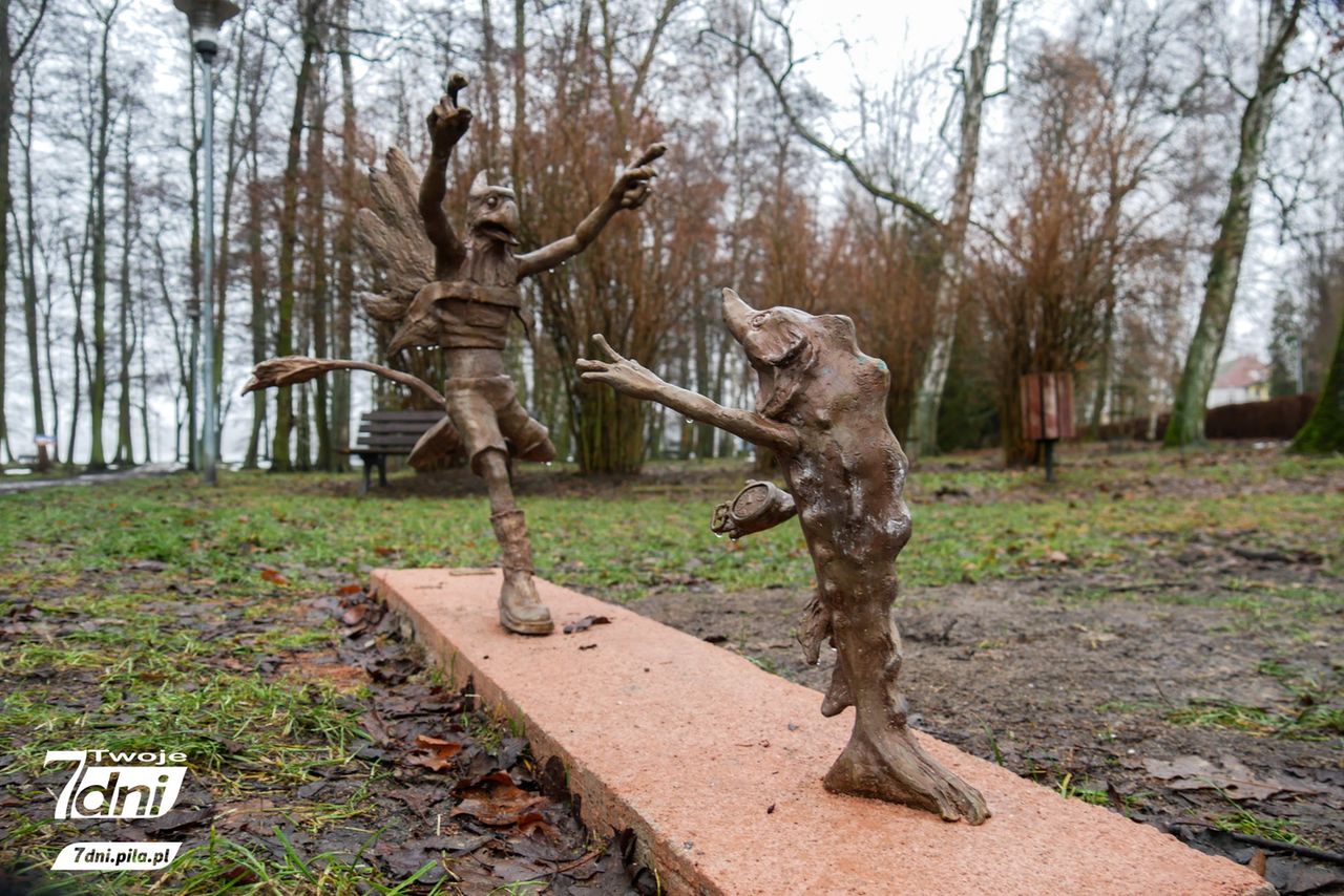 Szczecinek, Gryf, Jesiotr, rzeźby