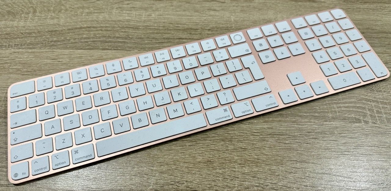 Klawiatura Magic Keyboard z Touch ID i polem numerycznym