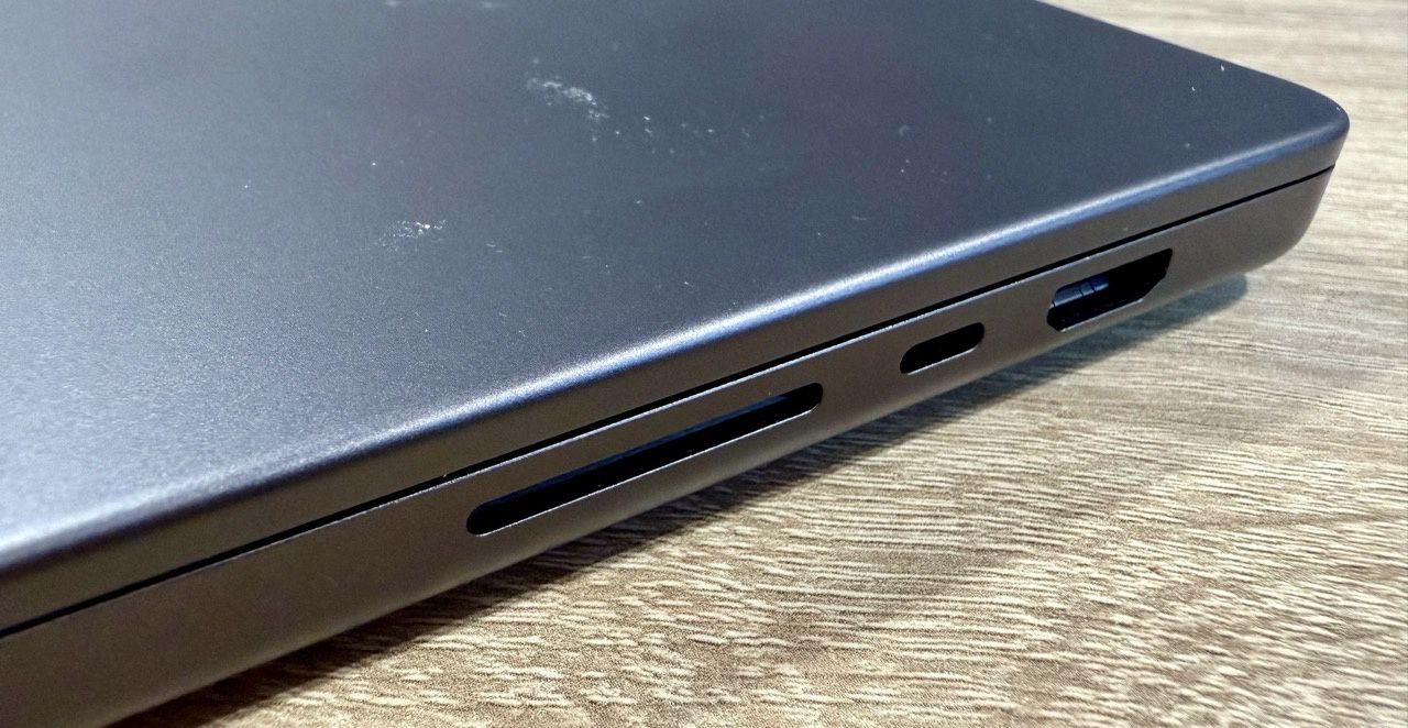 MacBook Pro złącza