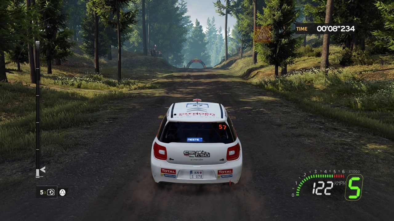 WRC 5 - szybki przejazd przez las