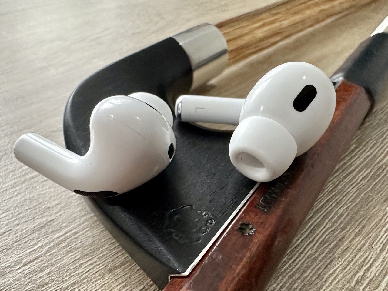 AirPods Pro 2 na smyczku