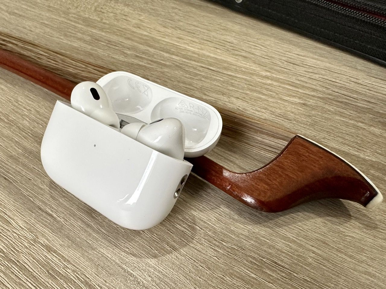 AirPods Pro 2 otwarte