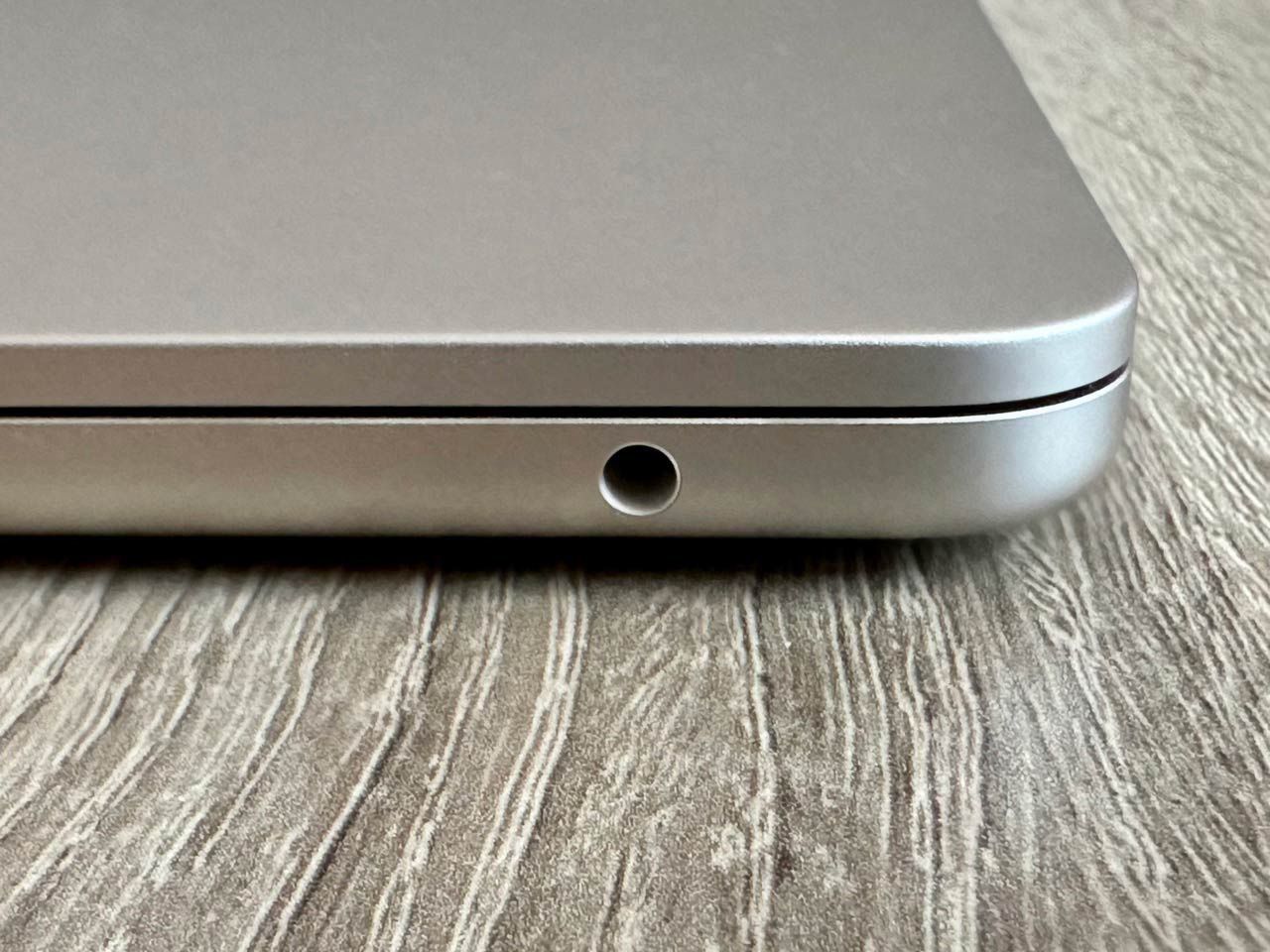 MacBook Air wejście słuchawkowe
