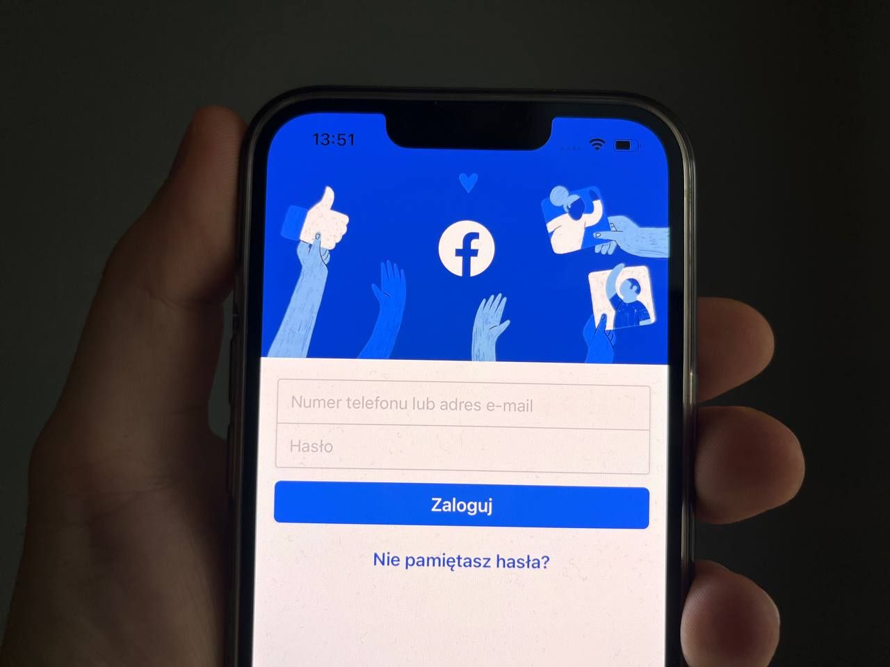 Włamanie na Facebook