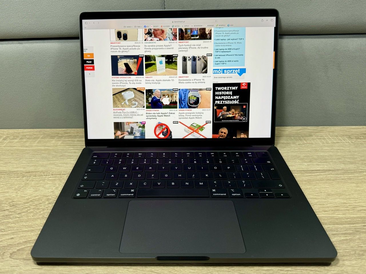MacBook Pro m3 max przód
