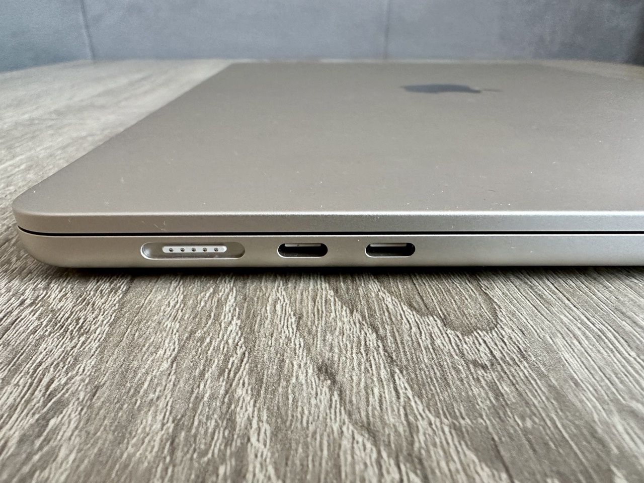 MacBook Air 15 cali porty