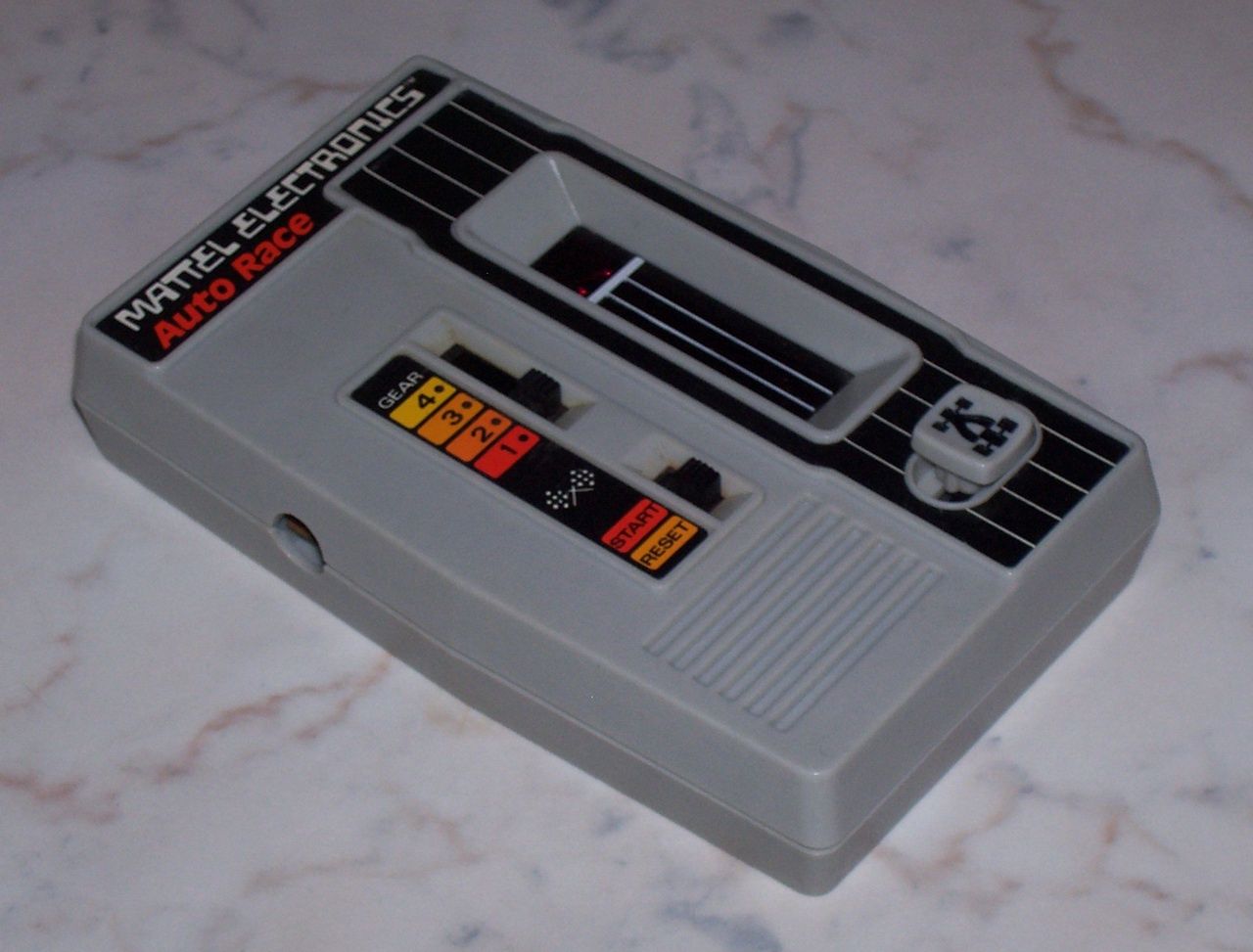 Granie w kieszeni - Mattel Auto Race