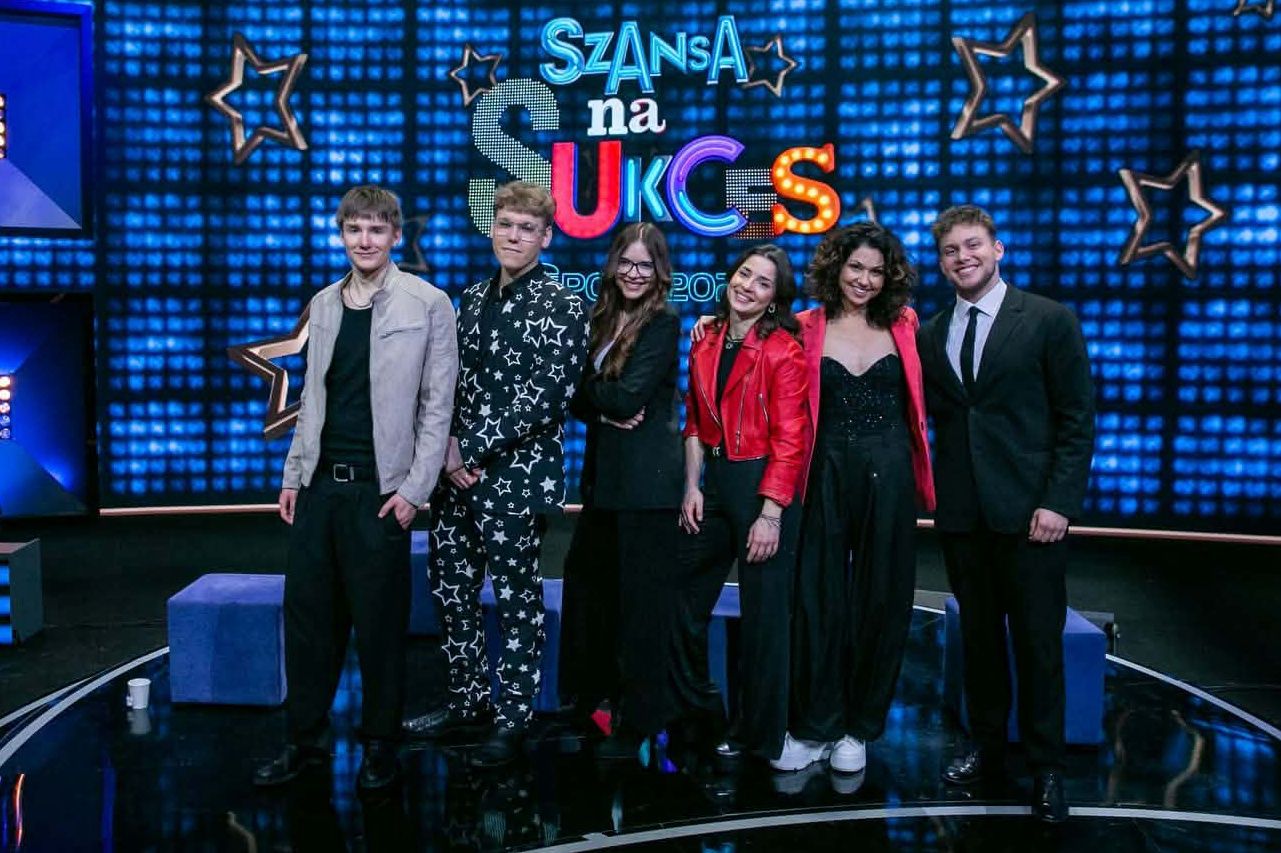 Natalia Mączyńska z innymi uczestnikami show