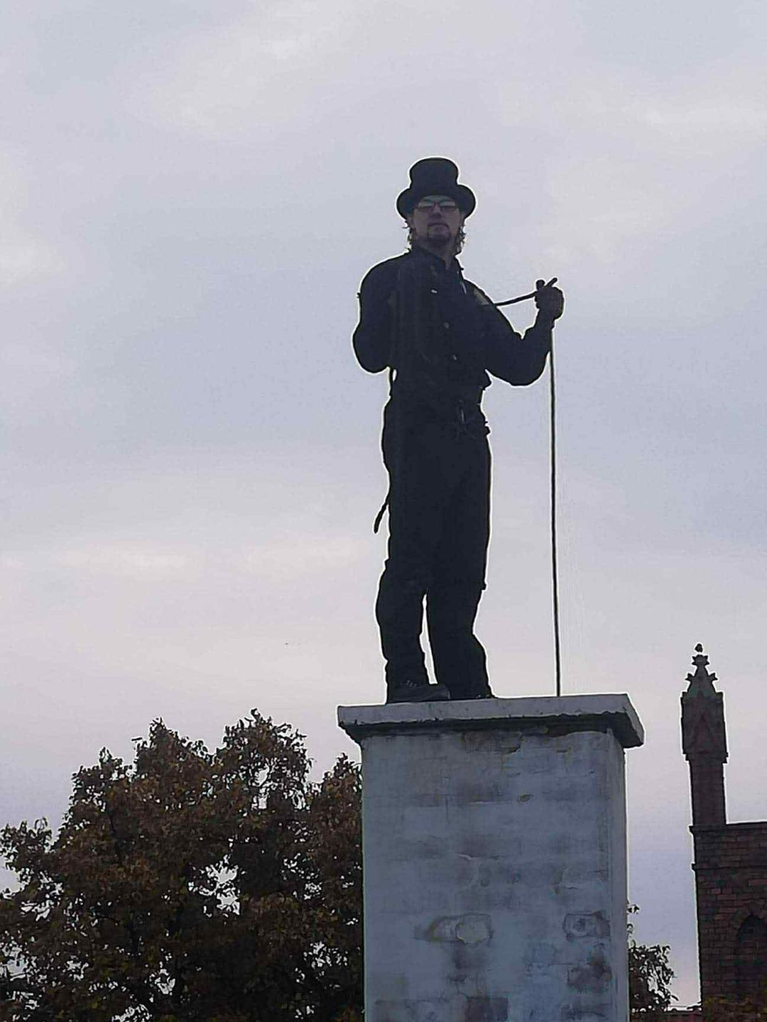 Kamil Ossowski w trakcie wykonywania swoich obowiązków