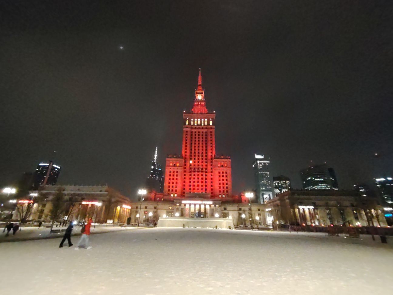Zdjęcia nocne z Honor Magic 8 Lite