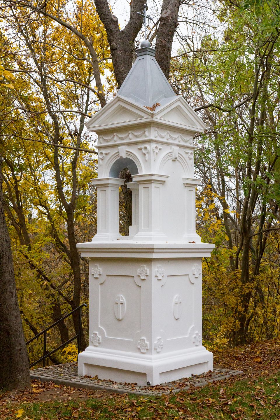 Kapliczka na ul. Asnyka