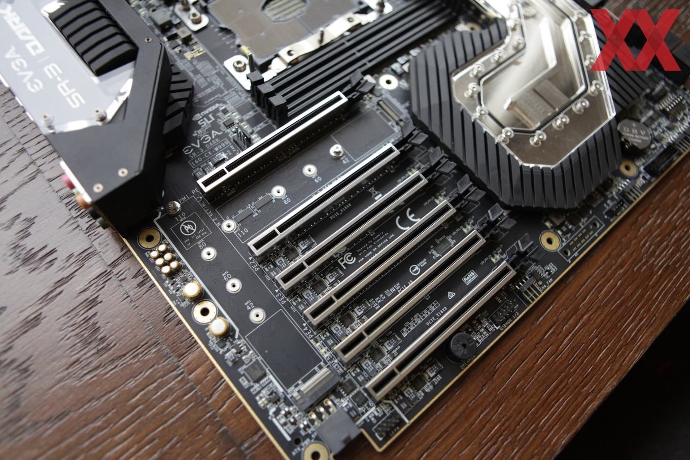 EVGA SR-3 DARK