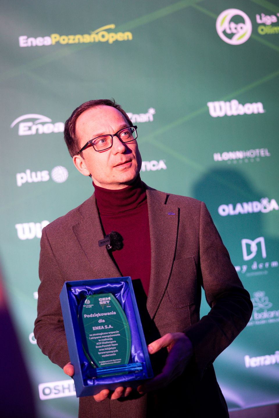 Paweł Rydz ENEA SA z podziękowaniami od Parku Tenisowego Olimpia