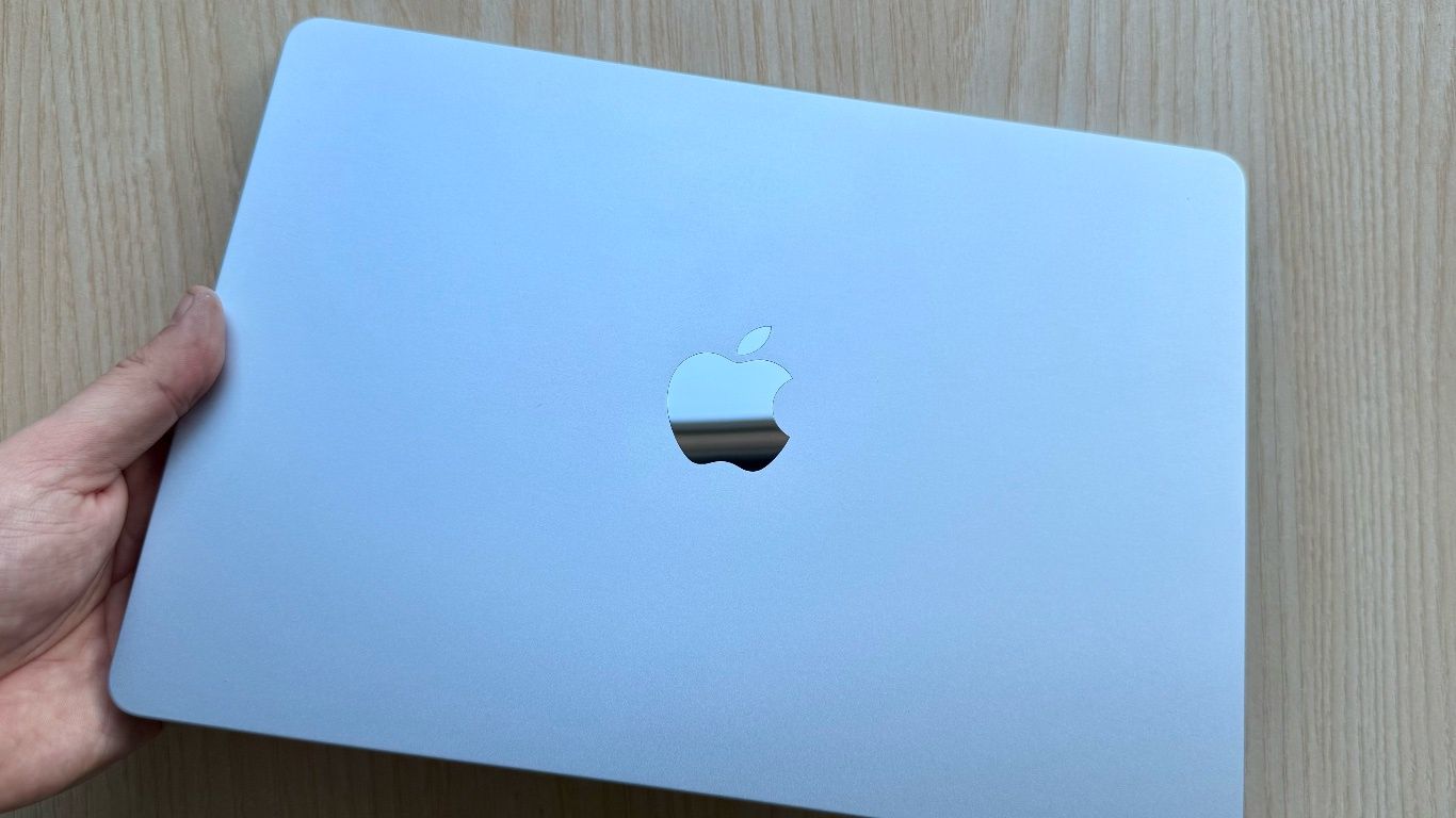 MacBook Air m4 przód