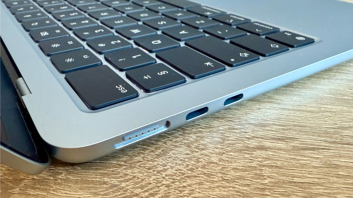 MacBook Air m4 porty