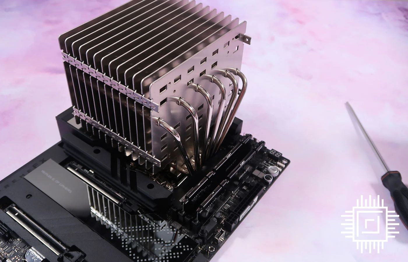 AMD Ryzen 9 7900 z chłodzeniem Noctua P1