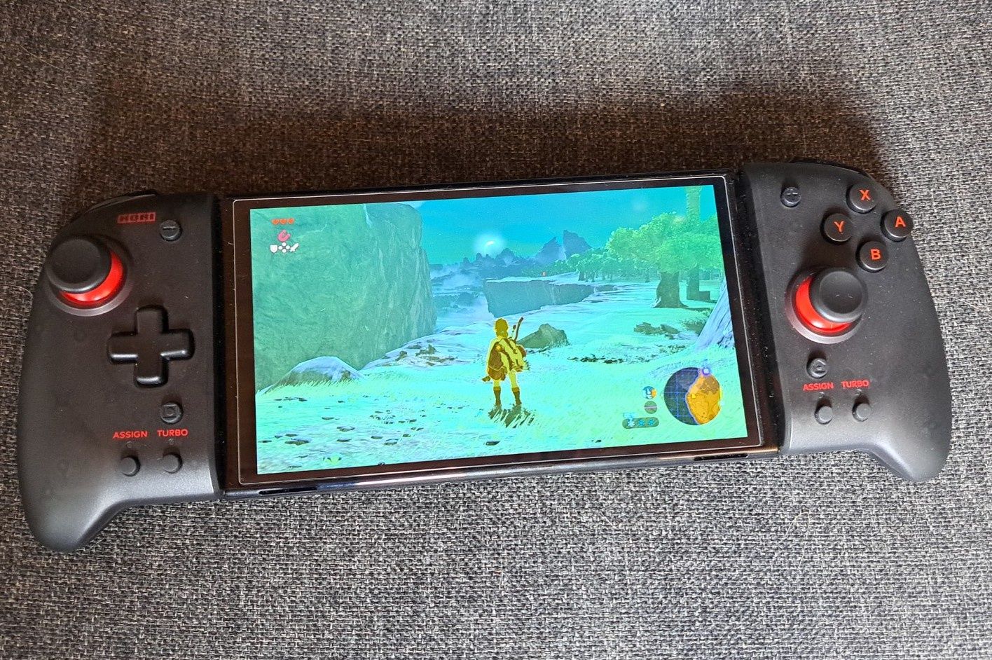 Nintendo Switch OLED z Hori Split Pad Pro