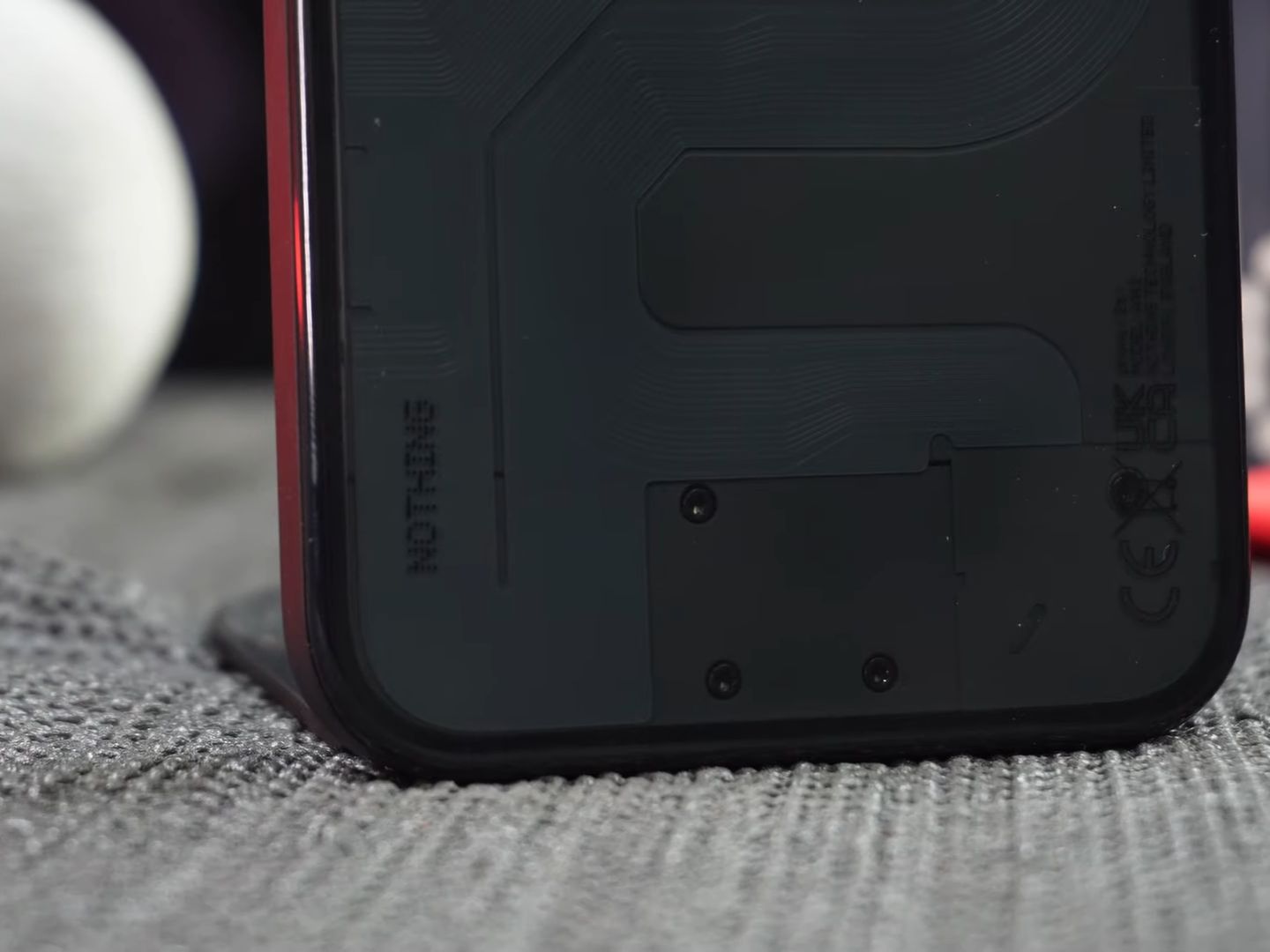 Nothing Phone (2a) - obudowa nie jest wodoodporna powyżej IP54