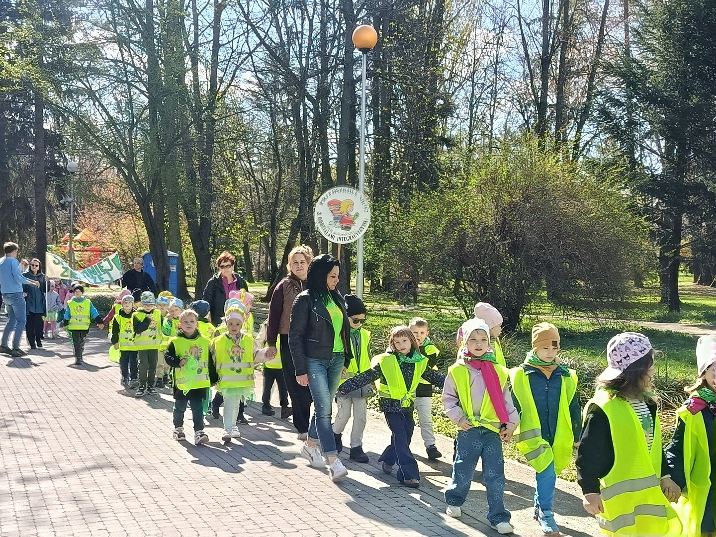Ostrowiecka Ekobrygada wysiała miejską łąkę