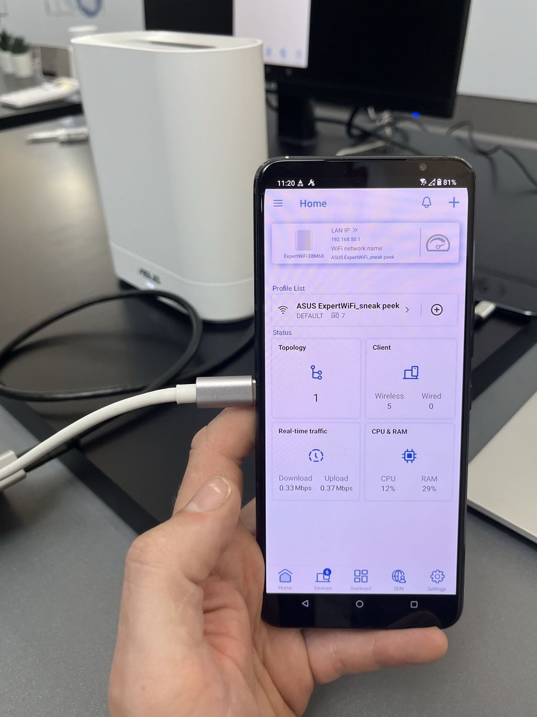 ASUS Computex 2023 - ExpertWiFi - zarządzanie telefon