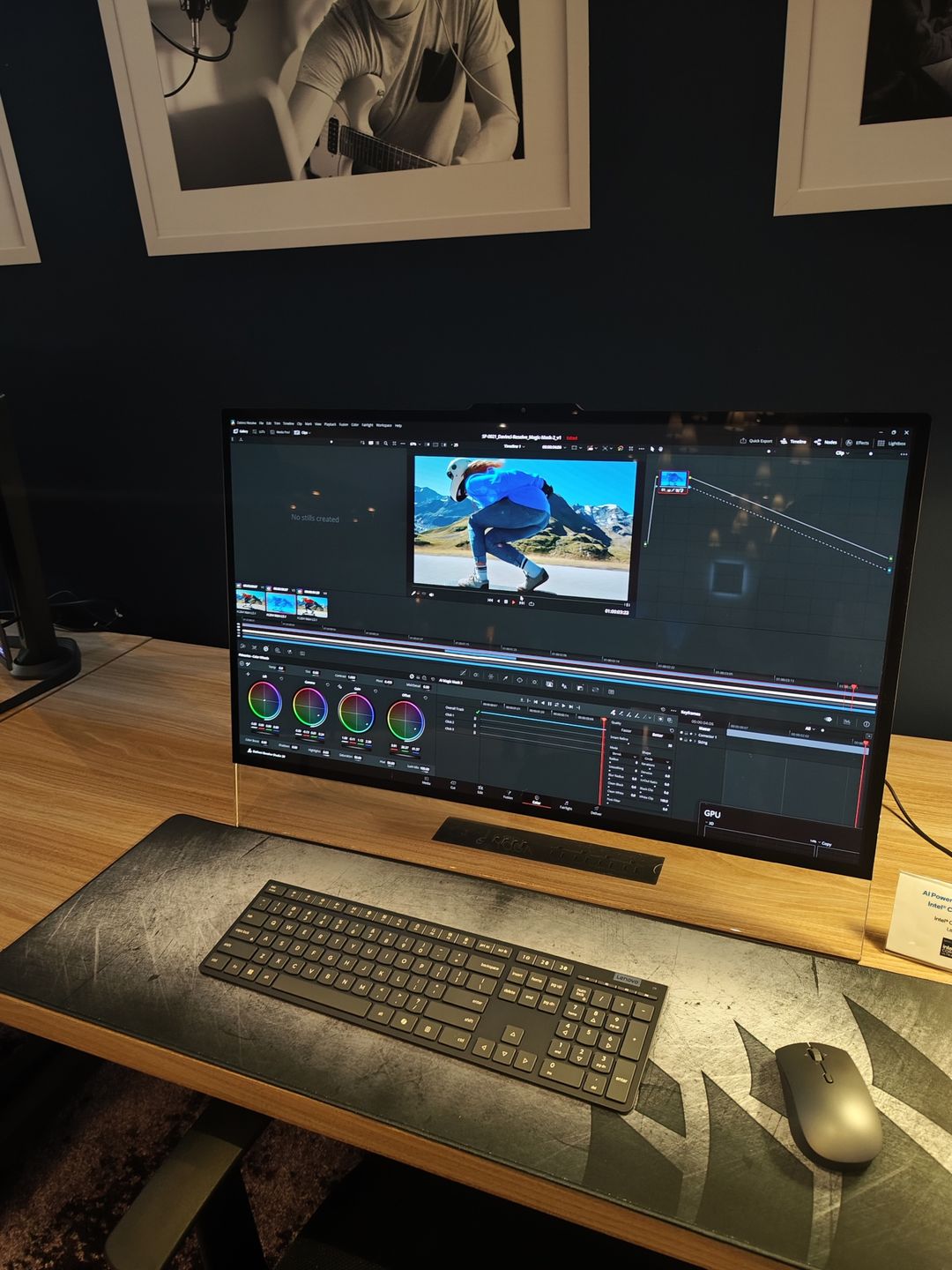 Komputer Lenovo AiO z procesorem Intel Core Ultra