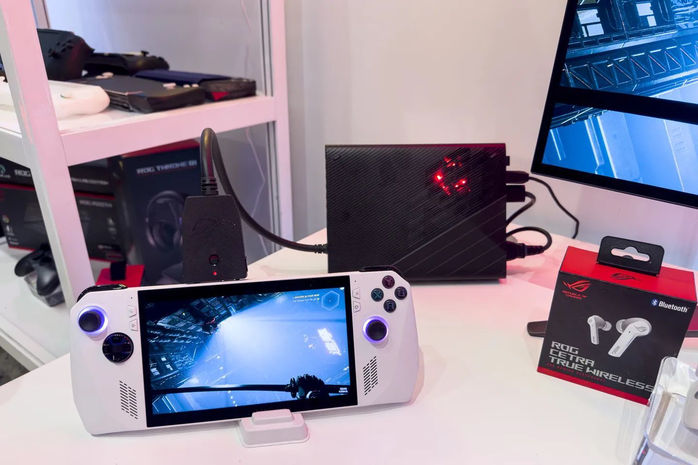 ASUS ROG Ally ze stacją XG Station