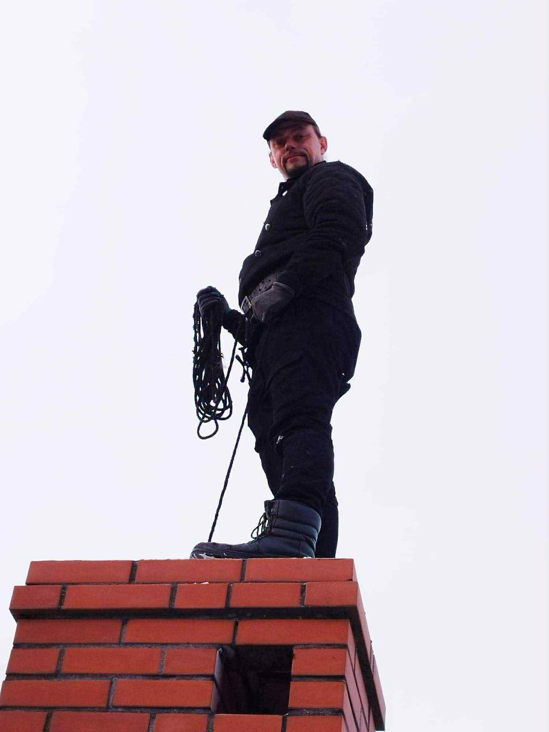 Kamil Ossowski w trakcie wykonywania swoich obowiązków