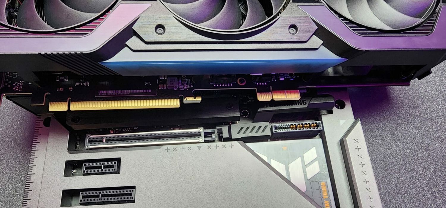 ASUS GeForce RTX 4070 Megalodon