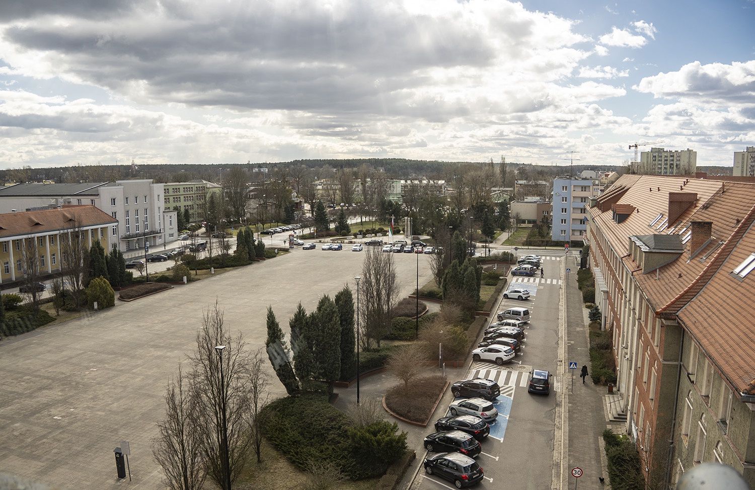 Widok z balkonu, z którego miał przemawiać Adolf Hitler. 