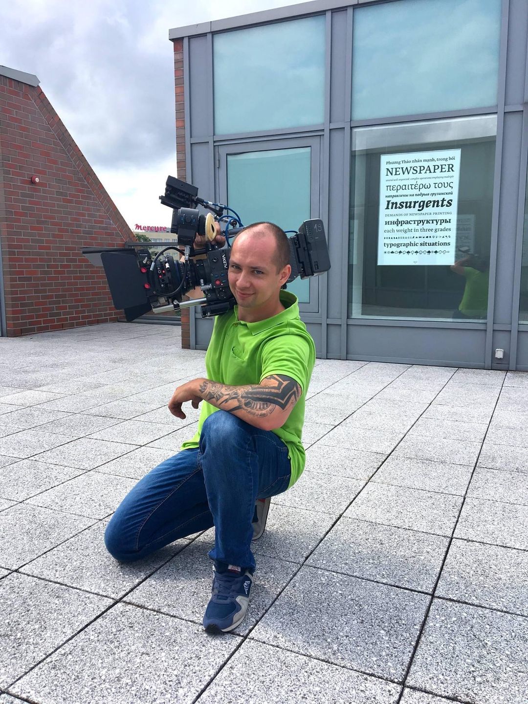 Rafał Pyszka na dachu CSW