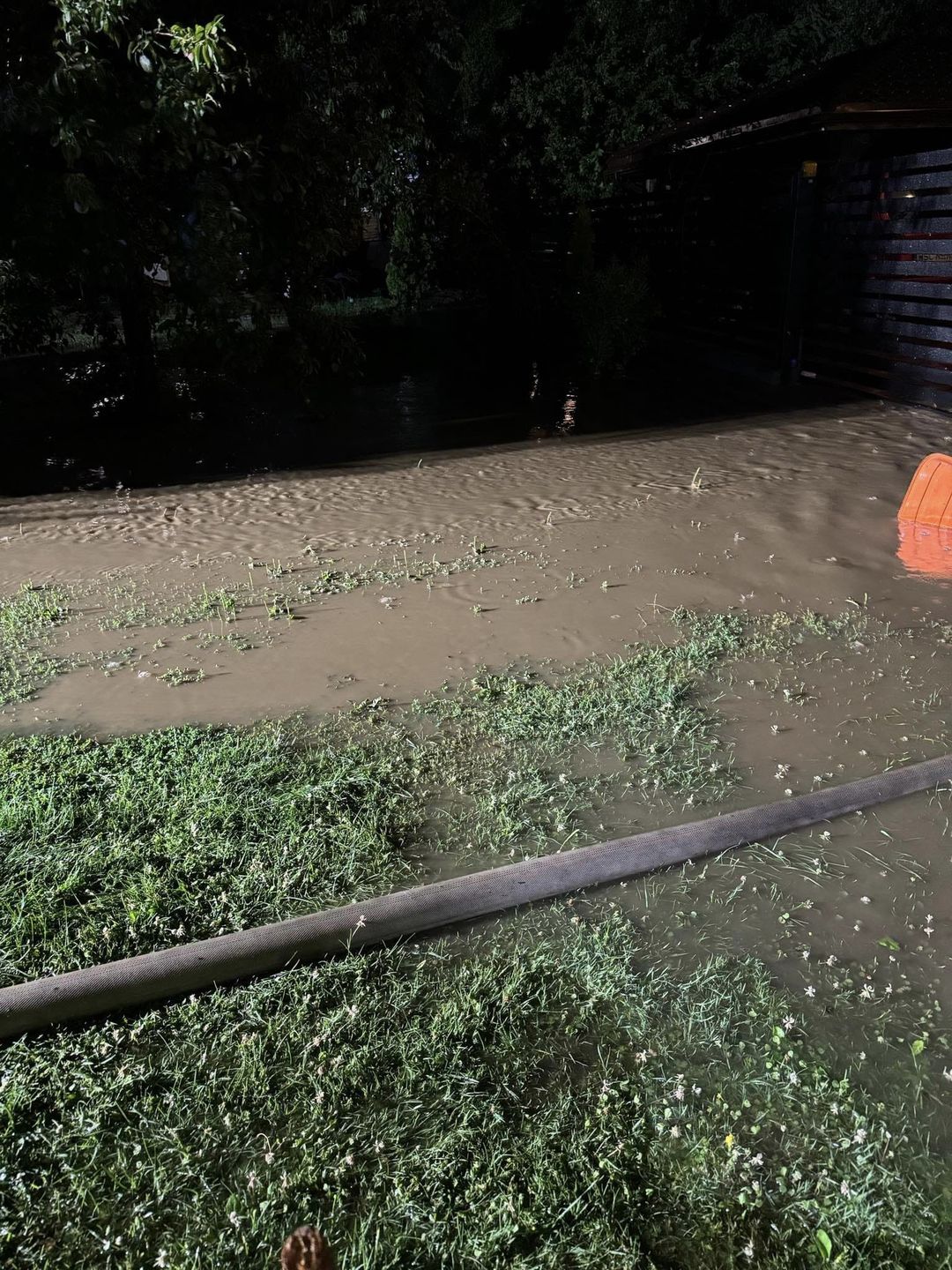 Zalana posesja na ul. Czerwińskiej 