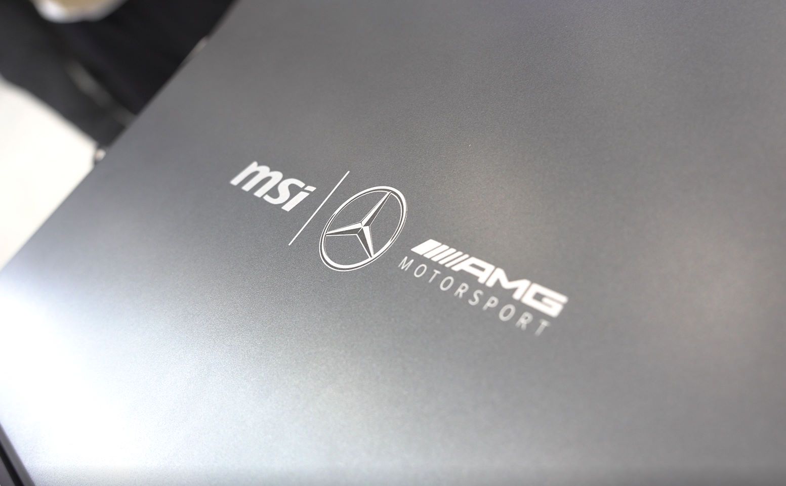 Laptop MSI Stelth 16 AMG - logo