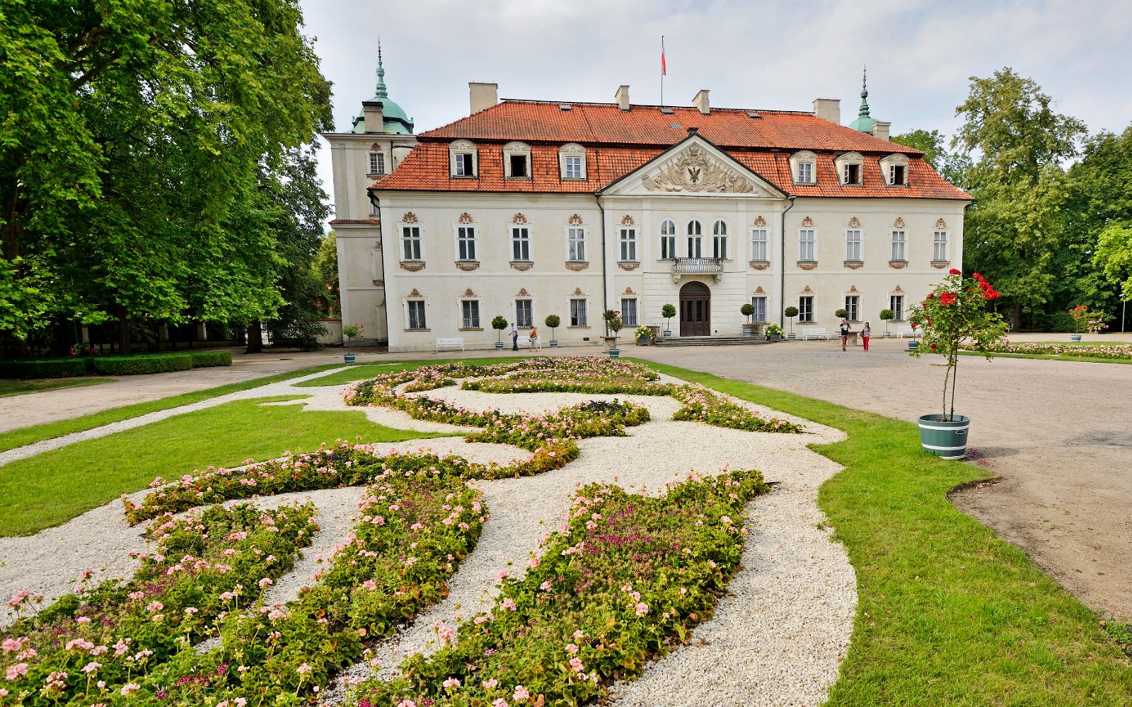 Pałac w Nieborowie znajduje się ok. godziny jazdy od Łodzi.