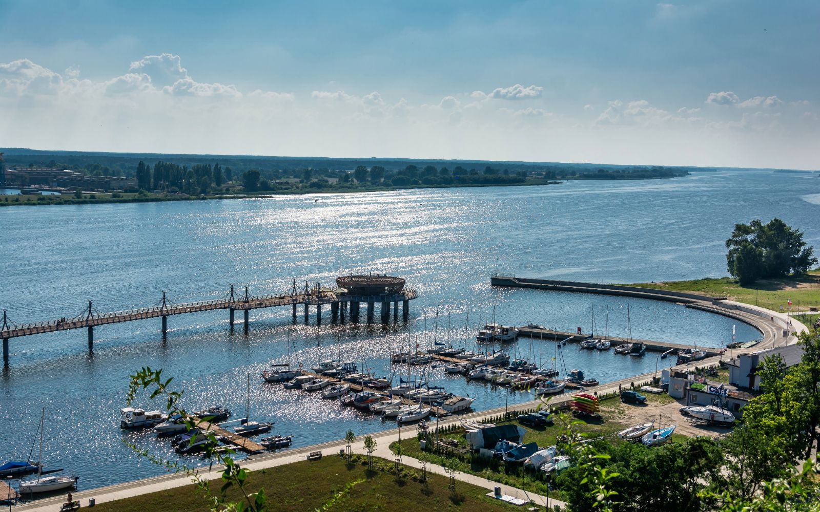 Płock: molo i marina nad Wisłą