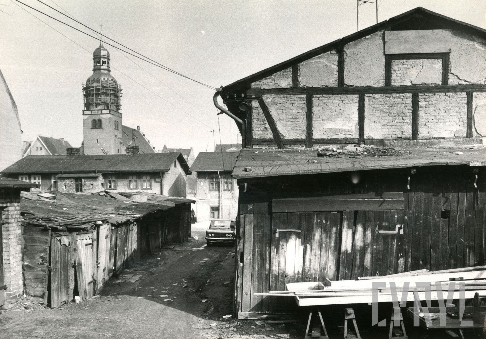 Wilda: Od średniowiecznej wsi do tętniącej życiem dzielnicy Pozn