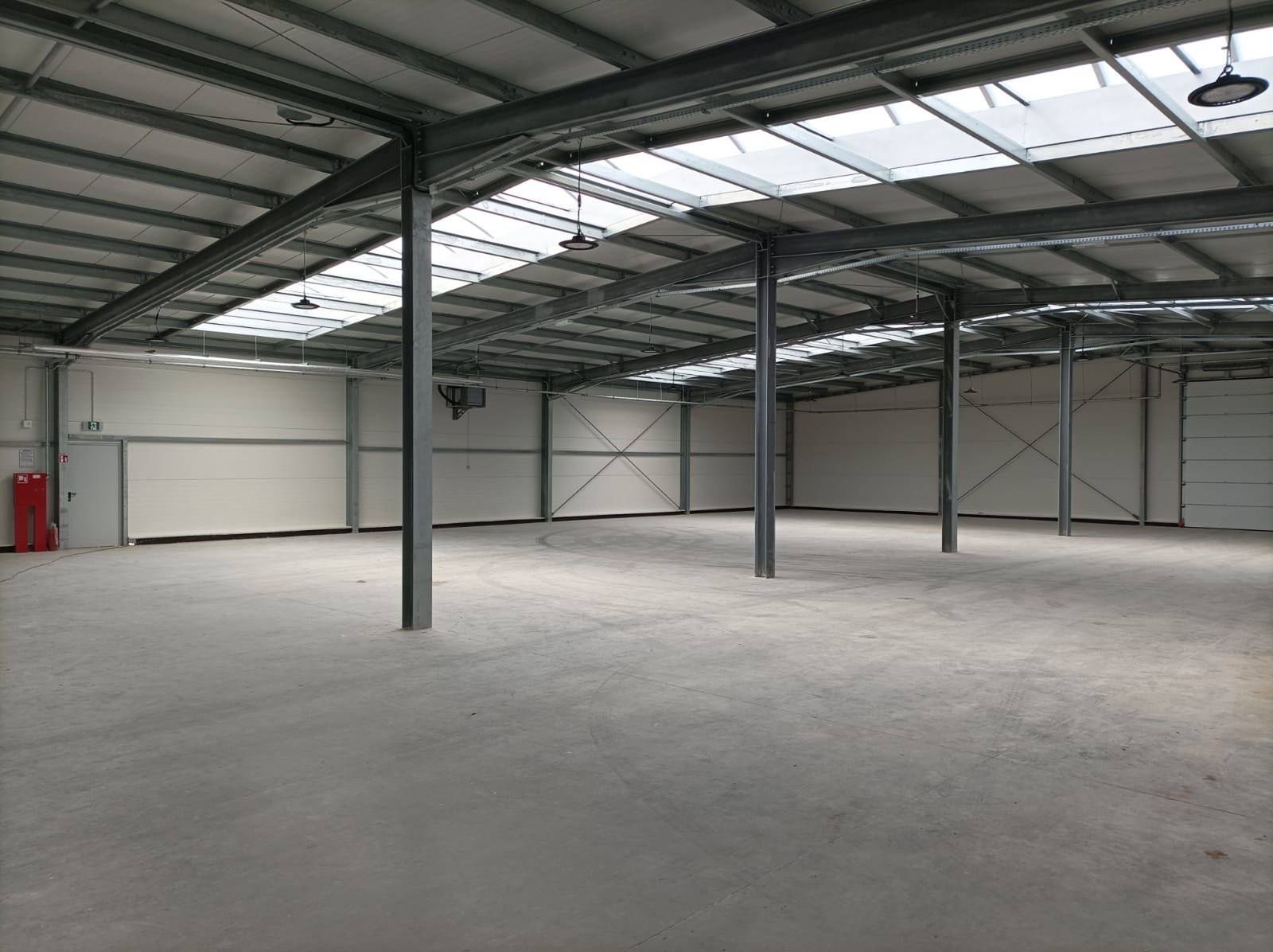 Hala na ternie Zakładu Karnego w Płocku 