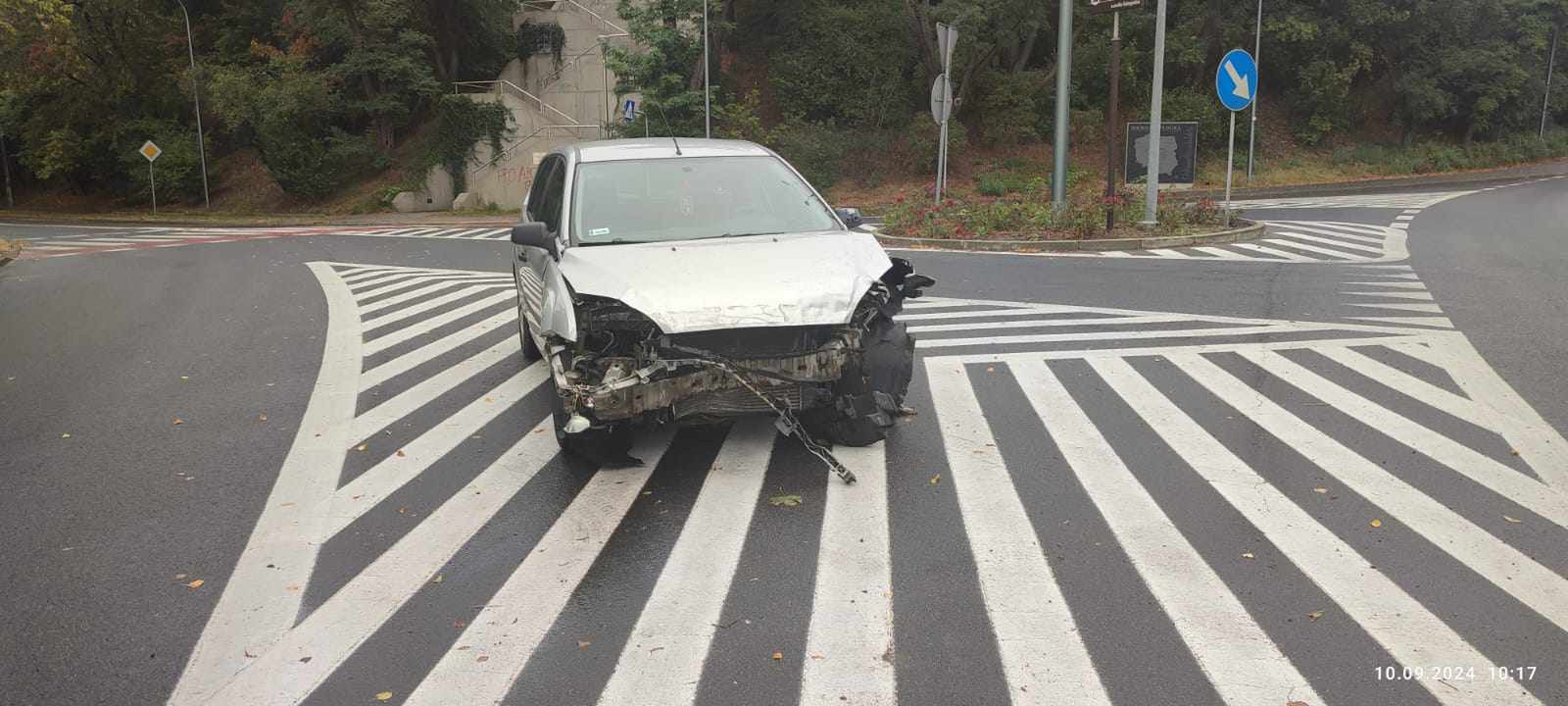 28-latka uderzyła w barierki