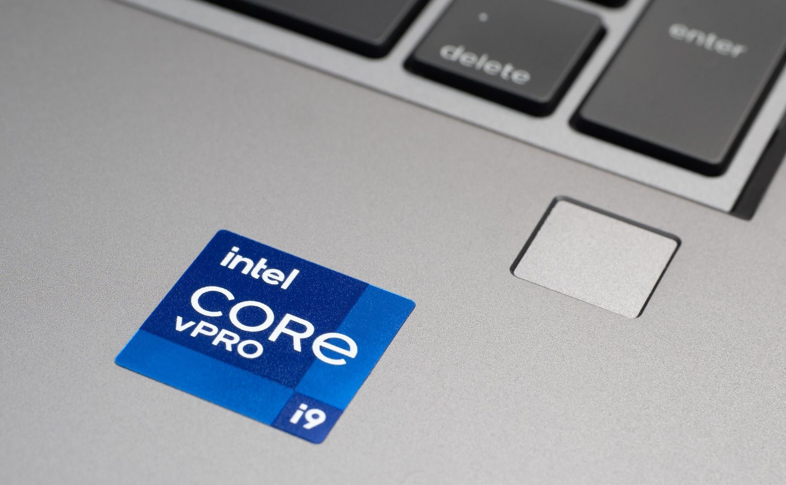 Chińczycy blokują korzystanie z procesorów Intel i AMD w komputerach rządowych
